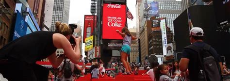 Coca-Cola 3D Robotic Billboard in Times Square Will Blow Your Mind ...