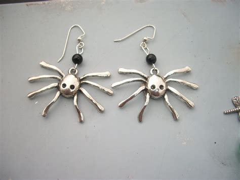 Pin de Gwen Kosak em SILLY LITTLE CHARMS - handcrafted fun & whimsical