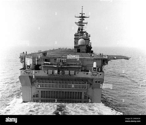 A Stern View Of The Amphibious Assault Ship Uss Kearsarge Lhd 3