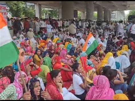 Farmers Reached The Protest From The Tractor Rally The Farmers