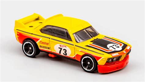 Машинка Базова Hot Wheels 73 BMW 3 0 CSL Race Car Retro Racers 1 64