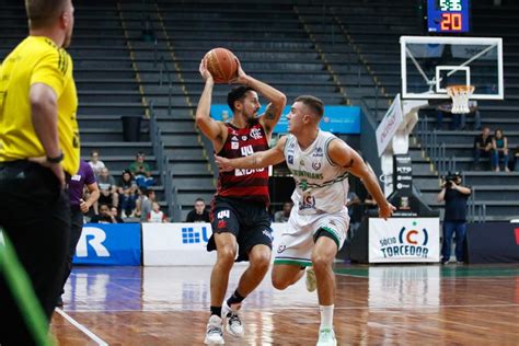 Em partida decidida nos últimos segundos FlaBasquete é superado pelo