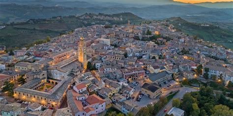 Natura e borghi i posti più belli da visitare in Abruzzo con un tour