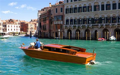 Services Venice Dream Water Taxi