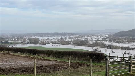 Tewkesbury surrounded by flood water after heavy rain - Translogistics News