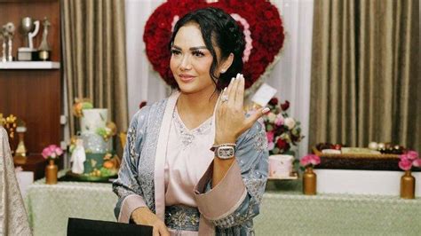 Ulang Tahun Ke Krisdayanti Dapat Kado Jam Tangan Mewah Dari Aurel