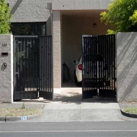 Folding Manual Stainless Steel Folding Gate At Rs 800 Sq Ft In New