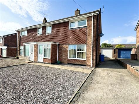 3 Bedroom Semi Detached House For Sale In Thoresby Avenue Bridlington