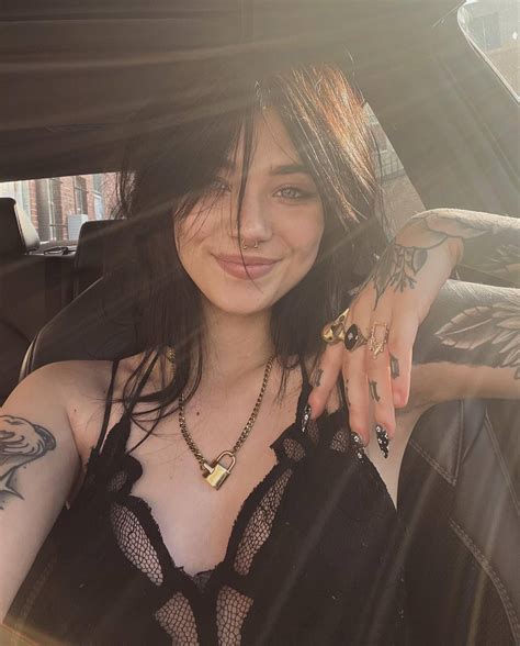 The Cutie Collective - Selfie by Claire Estabrook IG: NonSalemWitch