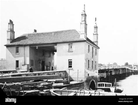 Putney Bridge Toll House London Victorian Period Stock Photo Alamy