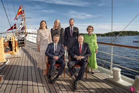 Federico Y Mary De Dinamarca Harald Y Sonia De Noruega Y Haakon Y