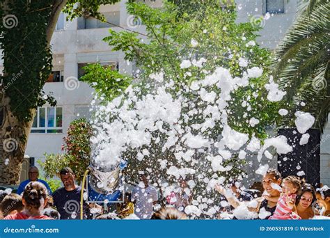 07 31 2022 Festa De Espuma Ronda Malaga Pessoas Divertidas Espuma