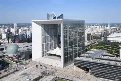 The Grande Arche de Défense Paris description history where