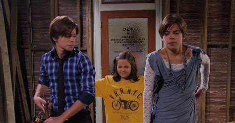 Os Feiticeiros De Waverly Place Max Era O Personagem De Jake T Austin