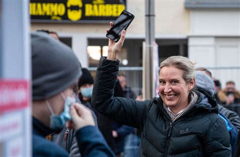 Mehrere Tausend demonstrieren gegen Corona Maßnahmen