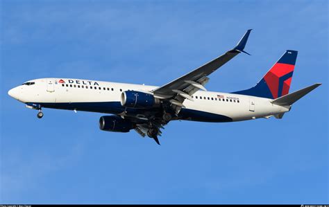 N380DA Delta Air Lines Boeing 737 832 WL Photo By Marc Charon ID