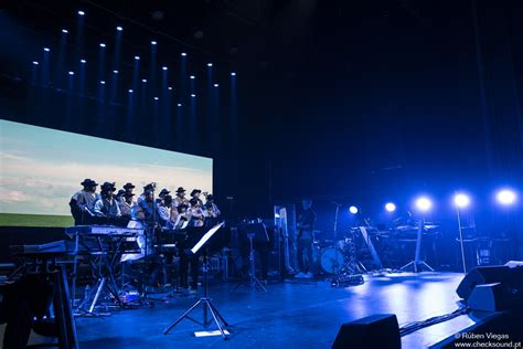 Pedro Abrunhosa Levou O Cante Alentejano Amor Paz E Pontos De Luz Ao