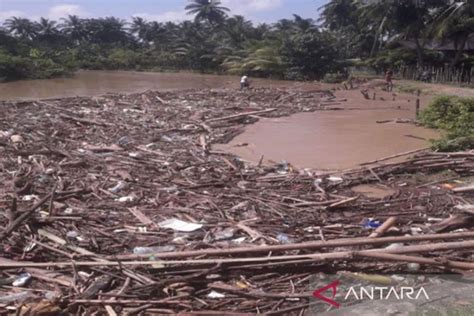 Bpbd Lima Kecamatan Di Pidie Aceh Terendam Banjir Antara News