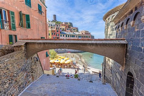 Panorama over the historic coastal village of Manarola 14602379 Stock ...