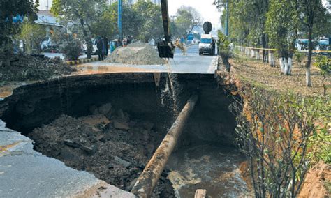 Huge Sinkhole Devours Part Of Johar Towns Main Boulevard In Lahore