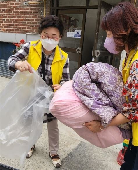 수원시 호매실동 지역사회보장협의체 ‘찾아가는 이불빨래 서비스 진행 뉴스피크