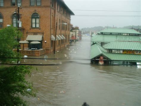 2004 Gaston Flood Pictures - Shockoe Bottom - kenweberphotography