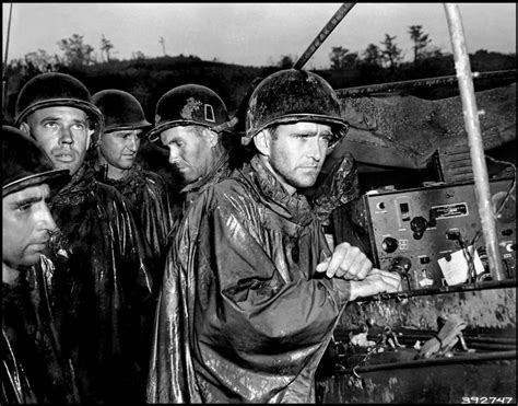 soldiers    infantry division receive  news  germanys