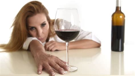 Signs You Drink Too Much Wine Drinks Alcoholic Drinks What Happened