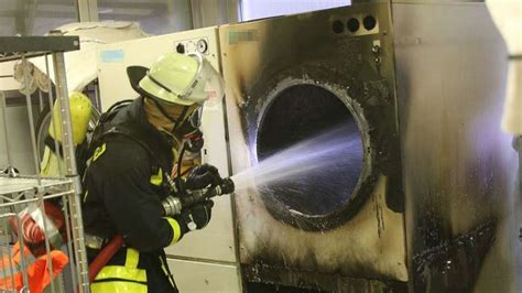 Brennender Wäschetrockner löst Feuerwehreinsatz aus