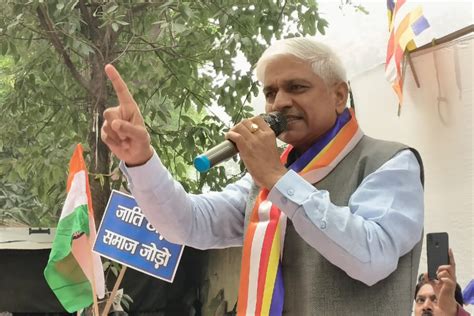 Mcd Polls Bjp Condemns Aap For Making Ex Minister Gautam Star