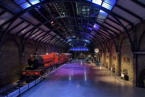 Wycieczki całodniowe z Warner Bros Studio London GetYourGuide