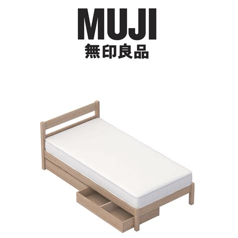 Shoppers are lining up for the latest Muji 5th Ave collection 45