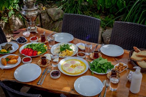 Cumalıkızık Değirmenci de Doğada Serpme Köy Kahvaltısı