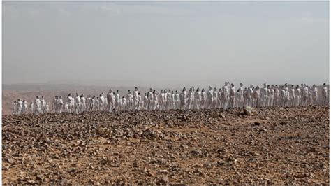 Spencer Tunick regresa con instalación de desnudos para salvar el Mar