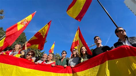 Vox Se Suma A La Manifestación En La Que Se Reúnen Miles De Malagueños