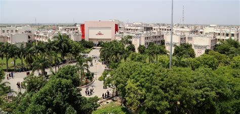 Parul University Vadodara, Gujarat - Courses, Entrance Exams ...