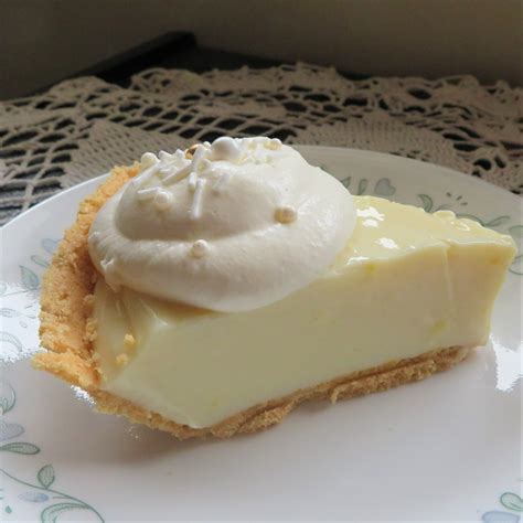 Old Fashioned Lemon Icebox Pie The English Kitchen