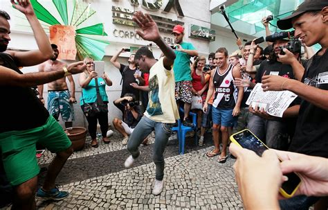 Rolezinho No Shopping E A Quest O Da Moda Industria Textil E Do