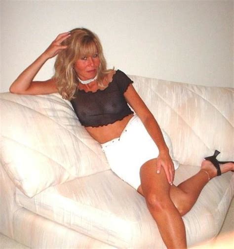 Dirty Older MILF Shows Hairy Wet Cunt And Sucks Cock Porn Pictures XXX