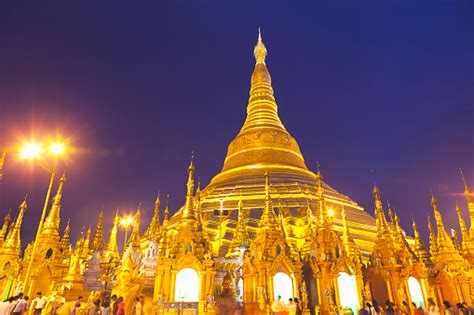Shwedagon Pagoda In Yangon Myanmar Stock Photo - Download Image Now ...