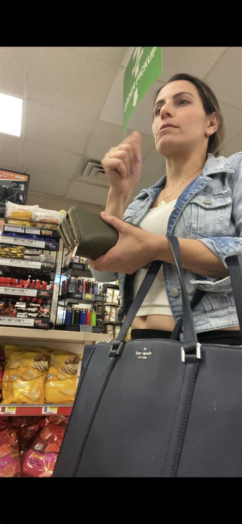 Gorgeous Bubble Ass Brunette Face Caps Spandex Leggings Yoga Pants