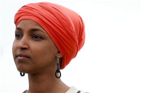 DFL Rep. Ilhan Omar wins 5th Congressional District reelection - CBS ...