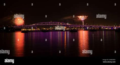 Auckland fireworks for New Year celebration with Harbour Bridge ...