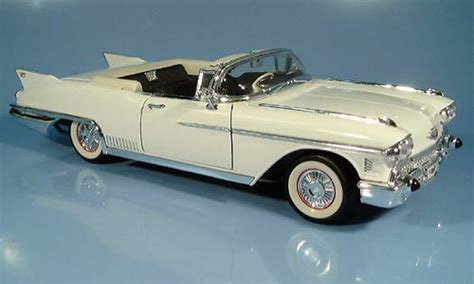 Modellino In Miniatura Cadillac Eldorado 1 18 BoS Models Convertible