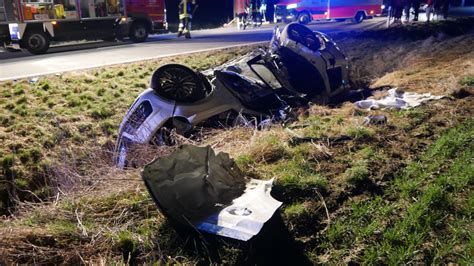 Kreis Wolfenb Ttel Schwerer Unfall Auto Landet Im Graben News De