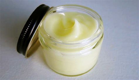 DIY - Luxurious Natural Face Cream Recipe (With Essential Oil)