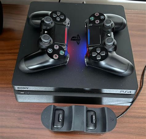 PS4 Slim 1TB 2 adet Dualshock4 kol Orjinal Şarj Standı Oyun ve