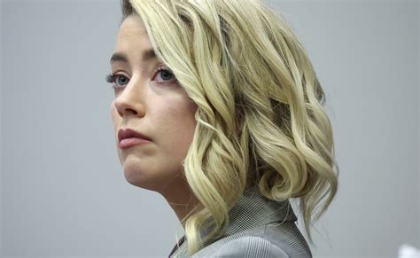 Amber Heard Termina Su Participación En La Corte Rogándole Entre