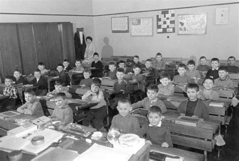 Photo de classe CP de 1962 Ecole Primare Vauban Devenu Collège