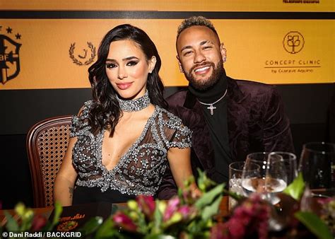 Neymar and girlfriend Bruna Biancardi announce gender of unborn baby ...